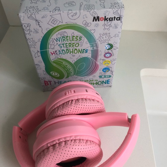 Wireless Stereo Headphones with Microphone - Picture 3 of 5
